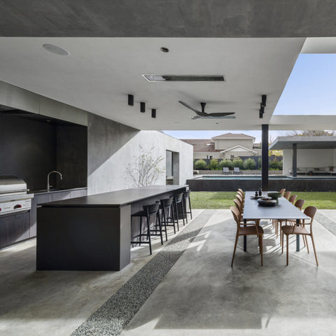 Image of Bromic Heating 33" Platinum Smart-Heat Electric Outdoor Patio Heater 2300W 208V Black | BH0320019